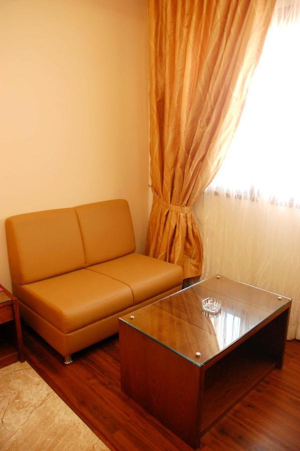 Hotel Deepa Comforts Mangalore Bagian luar foto