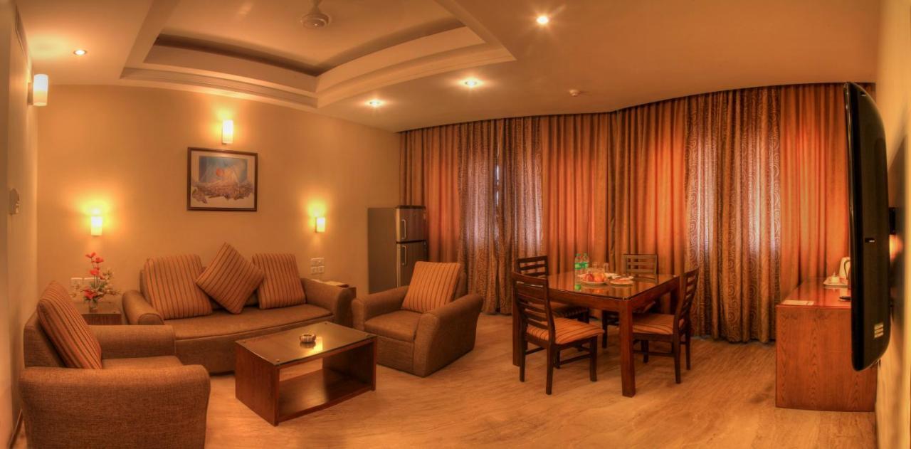 Hotel Deepa Comforts Mangalore Bagian luar foto