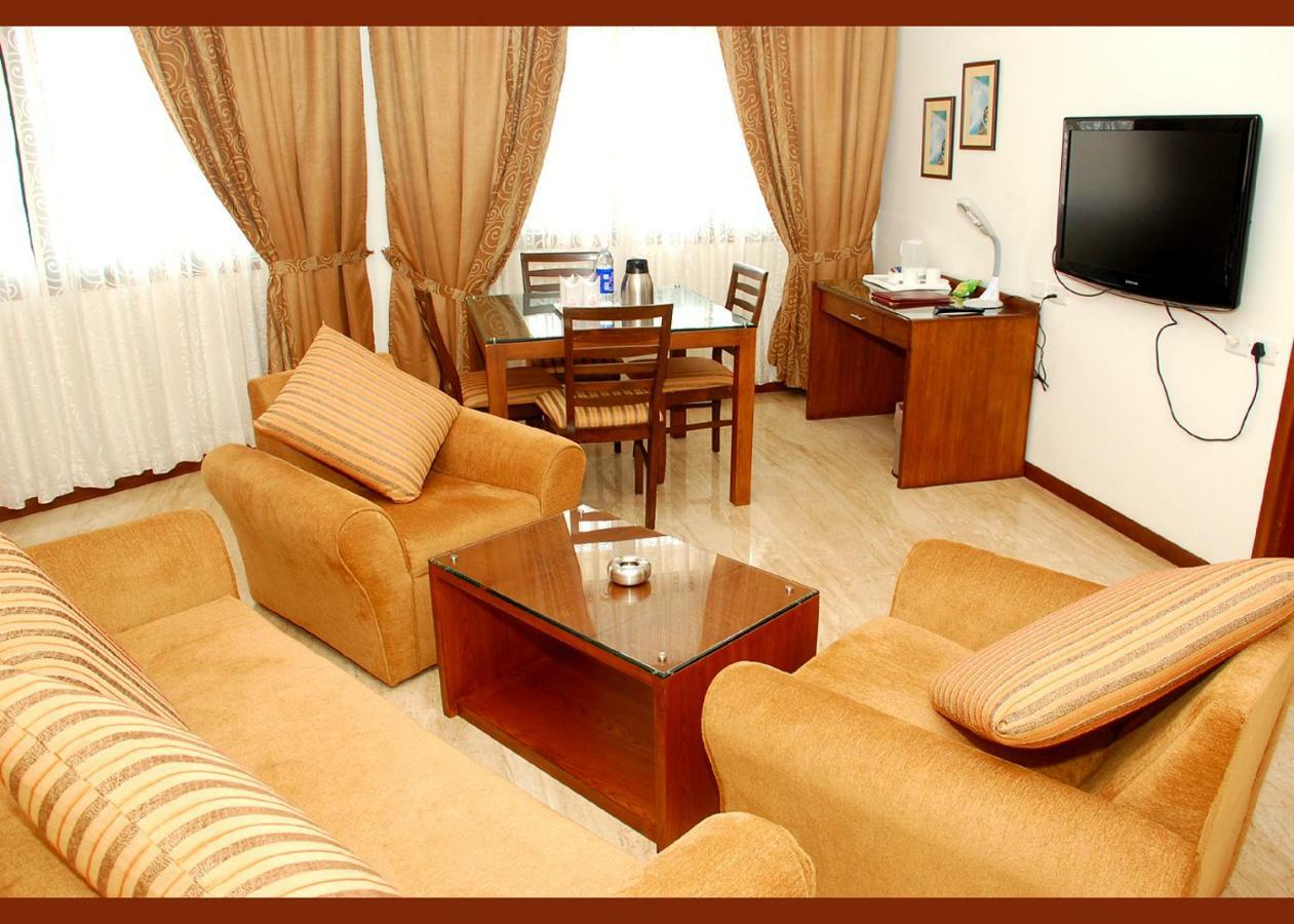 Hotel Deepa Comforts Mangalore Bagian luar foto
